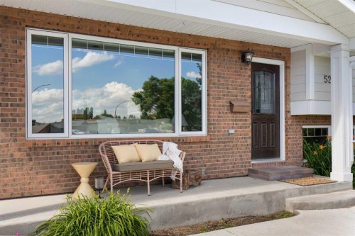 52 Cunliffe Crescent Se, Medicine Hat, AB 