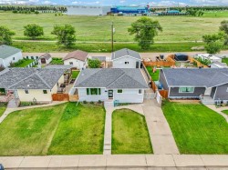 172 14 Street NWMedicine Hat, AB T1A 6R6