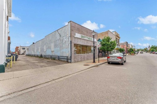 655 2 Street Se, Medicine Hat, AB 