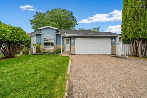 806 7 Street SE Redcliff, AB T0J 2P0