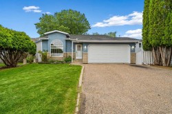 806 7 Street SE Redcliff, AB T0J 2P0