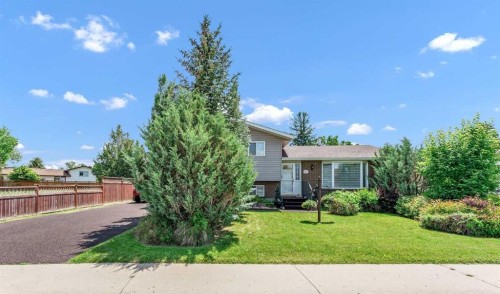 95 Rossdale Way SE Medicine Hat, AB T1B 1Y5
