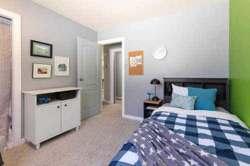8 Rice Court Se, Medicine Hat, AB - Indoor Photo Showing Bedroom