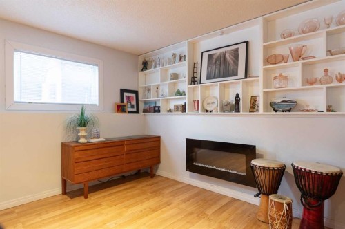 8 Rice Court Se, Medicine Hat, AB - Indoor With Fireplace