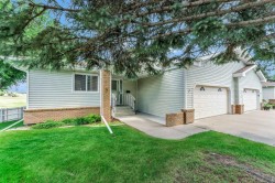 7-459 Carry Drive SEMedicine Hat, AB T1B 3W1