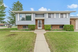 13 Rossland Place SEMedicine Hat, AB T1B 1Z8