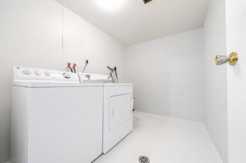 1043-6 Ave, Empress, AB 