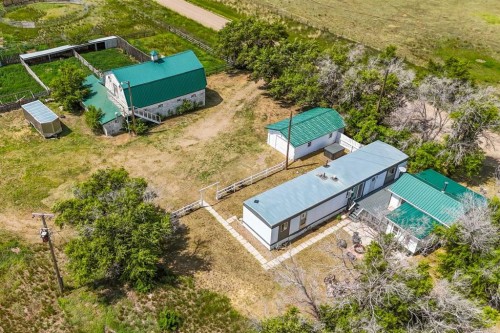 1043-6 Ave, Empress, AB 