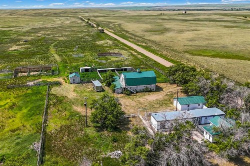 1043-6 Ave, Empress, AB 