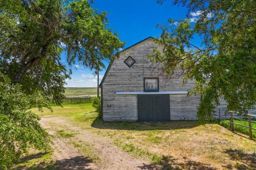 1043-6 Ave, Empress, AB 