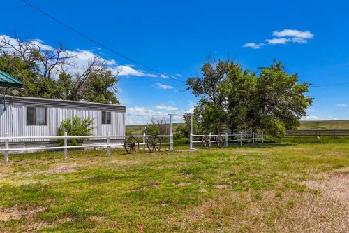 1043-6 Ave, Empress, AB 