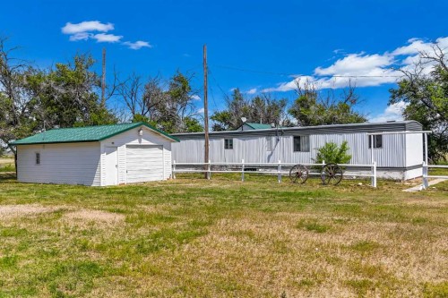 1043-6 Ave, Empress, AB 