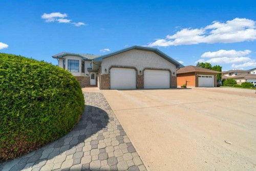 48 Park Meadows Court SE Medicine Hat, AB T1B 4C3