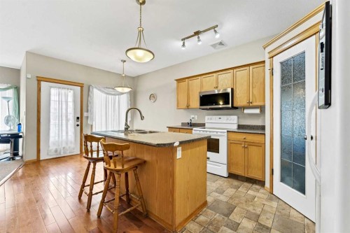 305 5 Avenue Sw, Redcliff, AB 