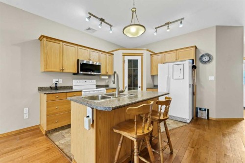 305 5 Avenue Sw, Redcliff, AB 