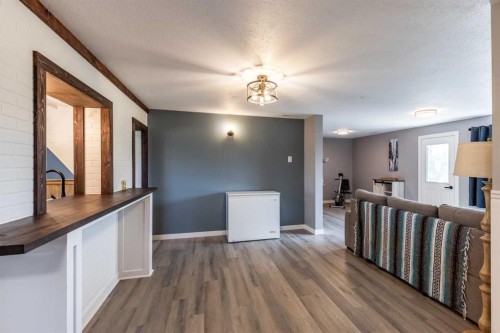 80 Pacific Avenue, Irvine, AB 
