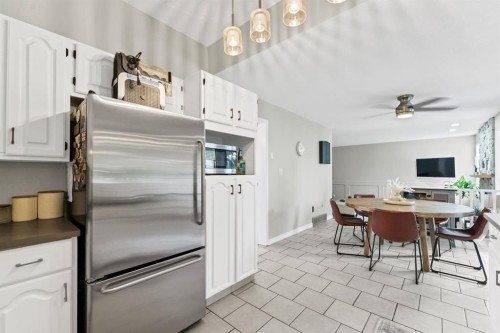 18 Rideau Crescent Se, Medicine Hat, AB 