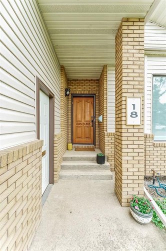 18 Rideau Crescent Se, Medicine Hat, AB 
