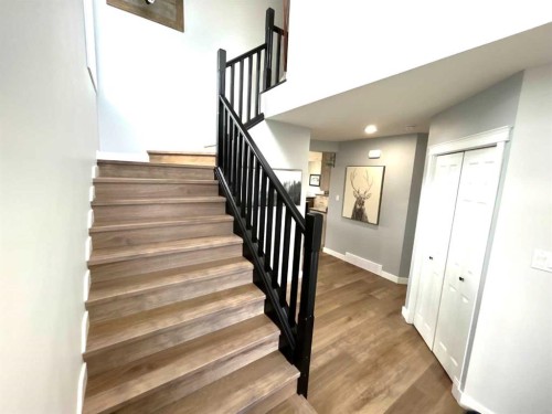 938 Manor Place Se, Redcliff, AB 