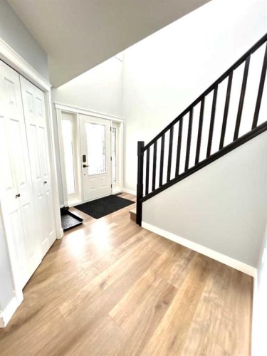 938 Manor Place Se, Redcliff, AB 