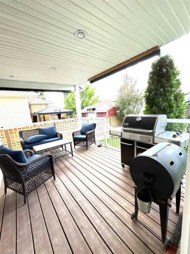 938 Manor Place Se, Redcliff, AB 