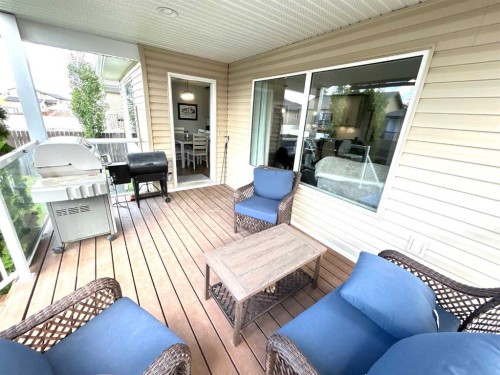 938 Manor Place Se, Redcliff, AB 
