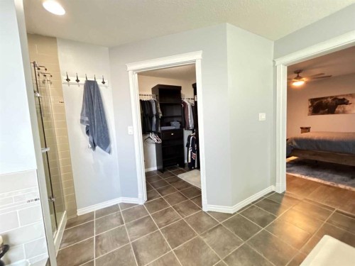938 Manor Place Se, Redcliff, AB 