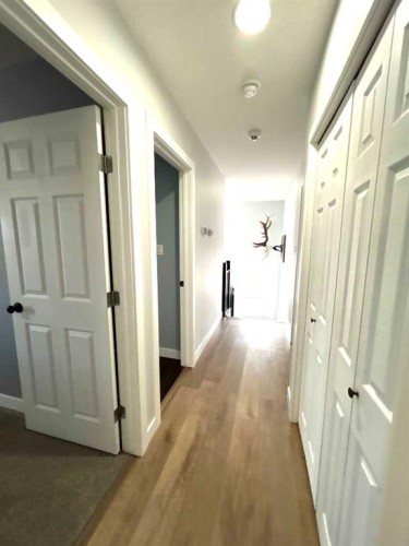 938 Manor Place Se, Redcliff, AB 