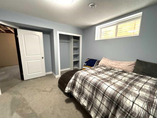 938 Manor Place Se, Redcliff, AB 