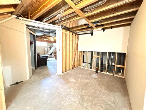 938 Manor Place Se, Redcliff, AB 