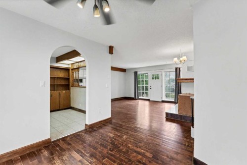 315 2 Street Nw, Redcliff, AB 