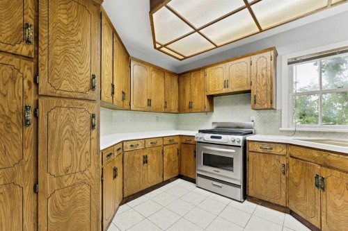 315 2 Street Nw, Redcliff, AB 