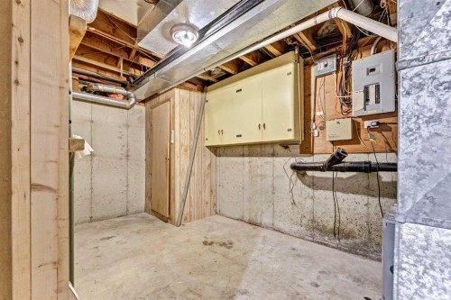 315 2 Street Nw, Redcliff, AB 