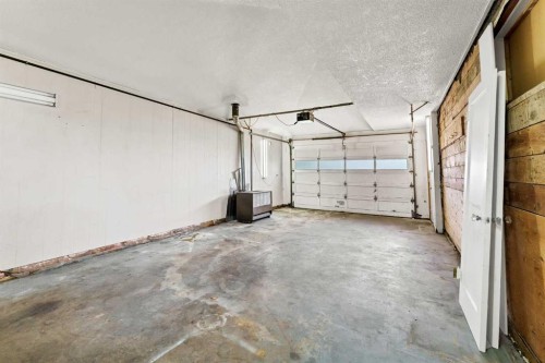 315 2 Street Nw, Redcliff, AB 