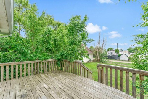 315 2 Street Nw, Redcliff, AB 