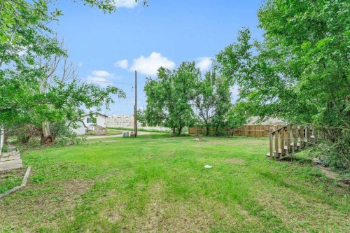 315 2 Street Nw, Redcliff, AB 