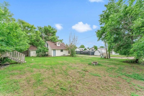315 2 Street Nw, Redcliff, AB 