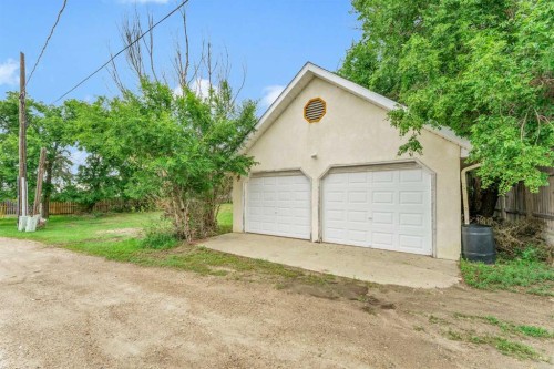 315 2 Street Nw, Redcliff, AB 
