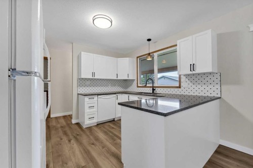 73 Clark Crescent Se, Medicine Hat, AB 