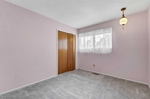 73 Clark Crescent Se, Medicine Hat, AB 