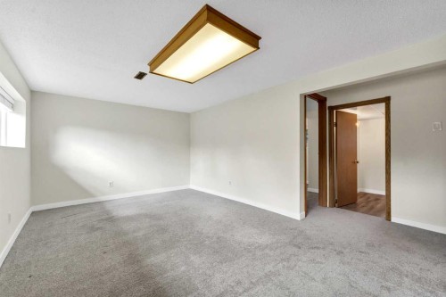73 Clark Crescent Se, Medicine Hat, AB 