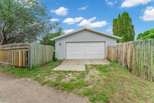 73 Clark Crescent Se, Medicine Hat, AB 