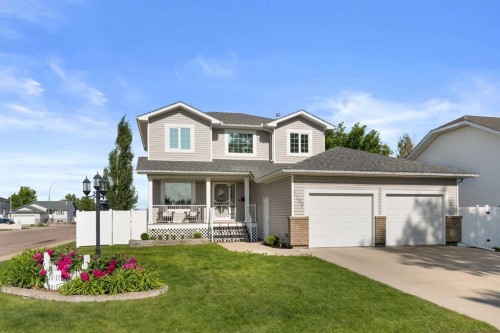 2395 Hawthorne Avenue NE Medicine Hat, AB T1C 1W6