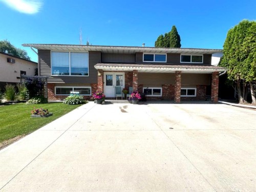 53 Carswell Road SE Medicine Hat, AB T1B 1L9