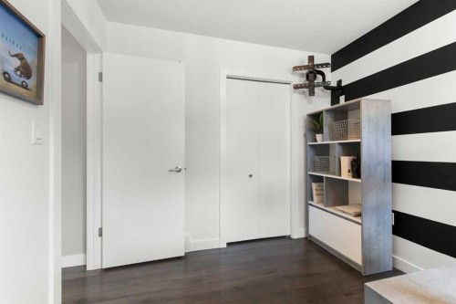 440 Spruce Way Se, Medicine Hat, AB - Indoor Photo Showing Other Room