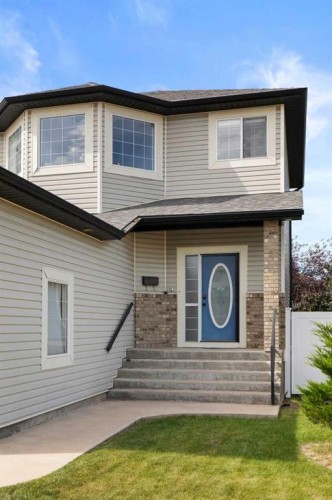 440 Spruce Way Se, Medicine Hat, AB - Outdoor With Exterior
