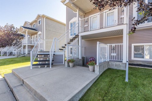 35 Somerset Lane SE Medicine Hat, AB T1B 0E5