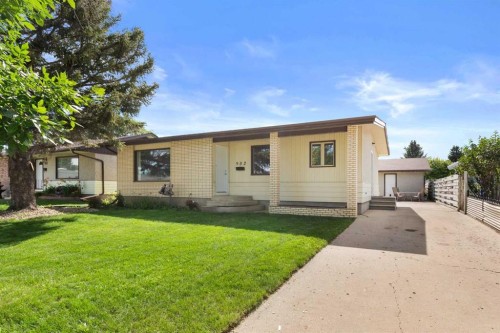 982 Stewart Drive NW Medicine Hat, AB T1A 7C1