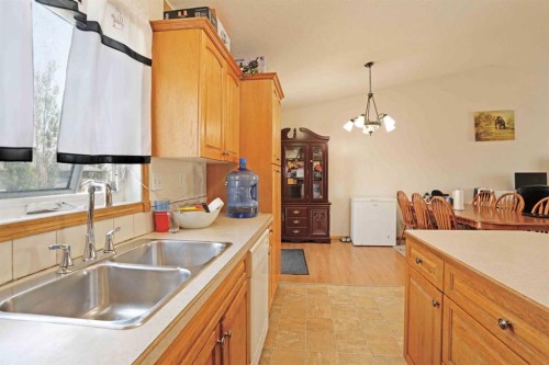 12 Upland Place West, Brooks, AB 