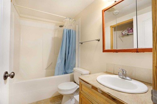 12 Upland Place West, Brooks, AB 